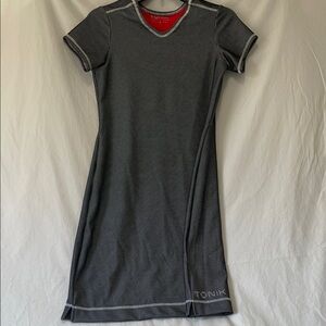 Tonik “Performance apparel for real women” UPF50 USA made Sz Sm polka dot